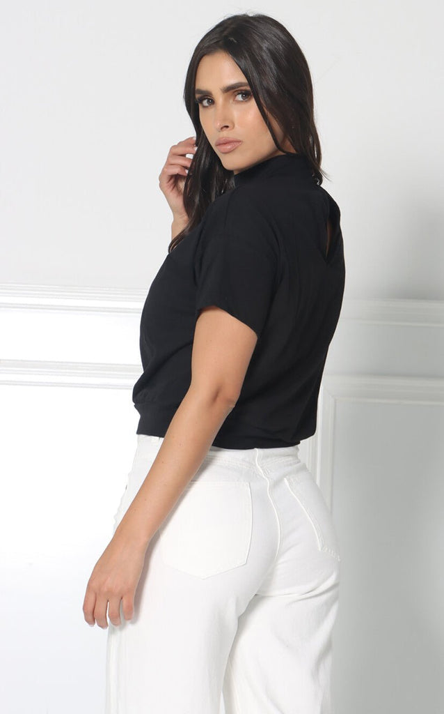 Camiseta Negra Cropped Cuello Alto - Navissi Clothing ♡
