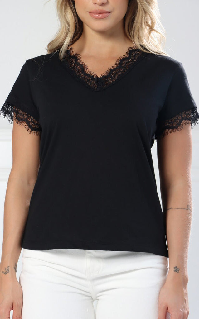 Camiseta Negra Escote En V - Navissi Clothing ♡