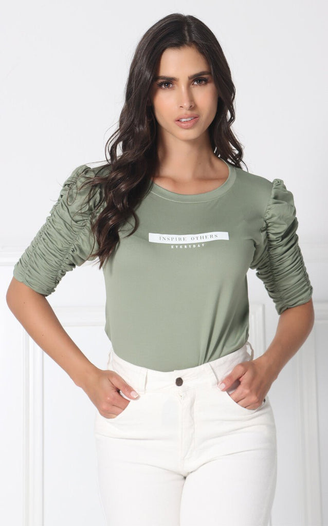 Camiseta Verde Salvia Manga Con Recogidos - Navissi Clothing ♡