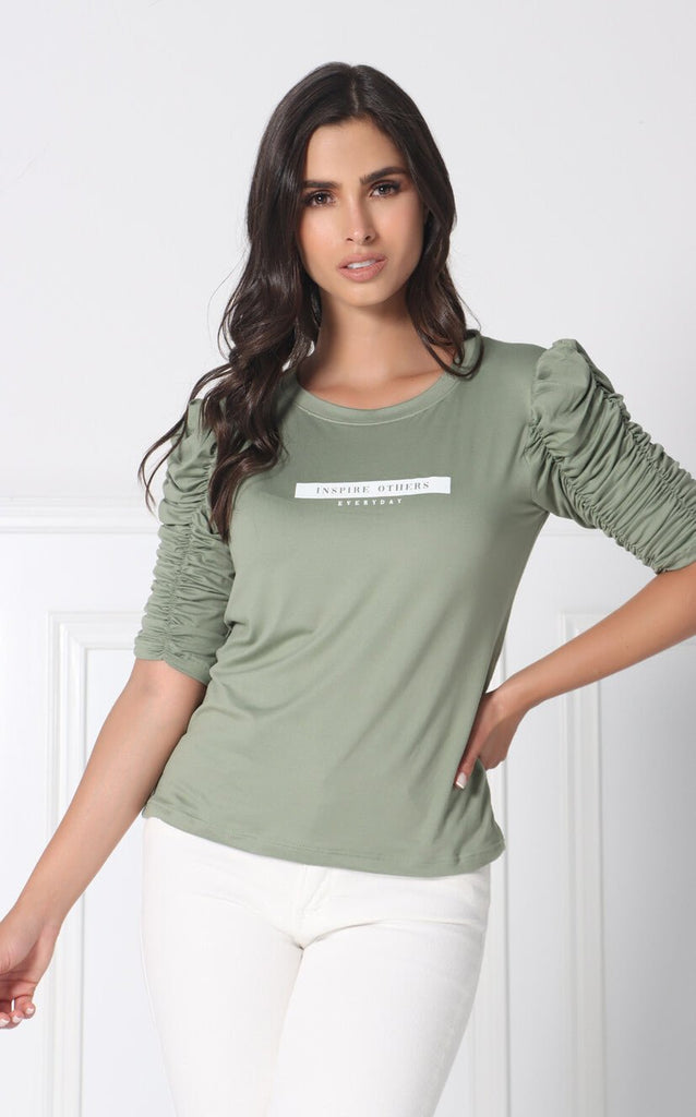Camiseta Verde Salvia Manga Con Recogidos - Navissi Clothing ♡